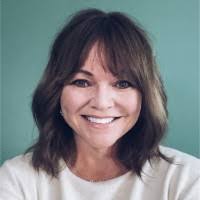 Crystal Barnhart's Instagram, Twitter & Facebook