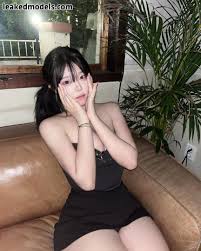 Foamharin's Captivating Nudes - Exclusive Adult Gallery