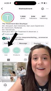 🤓A small perk to my job, is answering early morning emails in my yoga  pants! I'm for sure a comfort over style type of gal so any chance I get to  spend