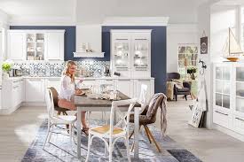 Ob du nun nach einem kompletten küchensystem ausschau hältst, das du dann persönlich gestalten kannst, oder nach einer einfacheren küche, die du in einem tag installierst, wir bieten dir eine lösung, die zu deinem bedarf, stil und budget passt. Ihr Kuchenstudio Aus Berlin Ihr Kuchentreff Kuchenstudio Aus Berlin