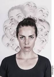 Tema: personalidad múltiple Creador: Ingeniera María Fernanda Martinez  Ramírez Lugar: CDMX El primer caso conocido de personalidad múltiple El  médico de origen alemán Eberhardt Gmelin en el año 1791. Este médico trató