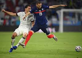 أمسى منتخب فرنسا على بعد خطوة واحدة من الفوز بكأس العالم للمرة الثانية في تاريخه بعد فوزه على منتخب بلجيكا برأسية. Yg5eg9dhnerdjm