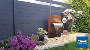Gartenbrunnen Wasserfall Stele Aus Corten Ein Wasserfall Fur Den Garten Oder Den Teichrand