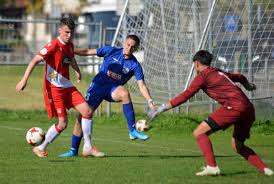 Slideshow of fc thun u18. Fcl U21 Startet Stark Verjungt In Die Saison Regiofussball Ch