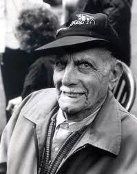 D-Day hero who drove Montgomery and Eisenhower was killed by mystery mugger  who beat him up