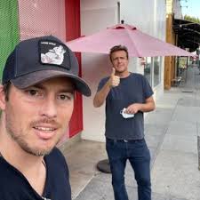 Alex Yarbrough (@yarbs2)