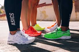 Compression garments look to enhance endurance, help prevent injury, and make you feel like a better athlete. Was Bringt Kompressionskleidung Beim Sport Asics