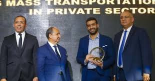 في فندق بالغردقة، تستعد يارا لزفافها على فارس الذي يقيم سرادق عزاء صغير بسبب تلك الزيجة ويرتدي الملابس السوداء، ويتعجب د/ أمجد مما يفعله فارس، ويموت قنديل جد فارس بسبب هروب فارس من كتب. Ù…ØµØ·ÙÙ‰ Ù‚Ù†Ø¯ÙŠÙ„ Ø§Ù„ÙŠÙˆÙ… Ø§Ù„Ø³Ø§Ø¨Ø¹