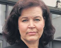 Pääkirjoitus 17.8.2007: Ammattilainen supon johtoon