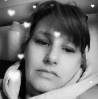 Lisa Crank's Instagram, Twitter & Facebook