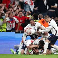 Dänemarks defensive und torwart kasper schmeichel geraten immer öfter in bedrängnis. 6 Jgjweeygvnem