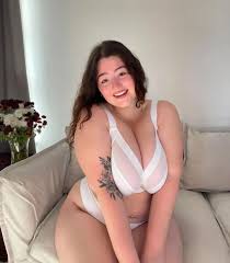 Featuring Emberly Adams @emberlyadams_ 🇦🇺 australia thickaussie