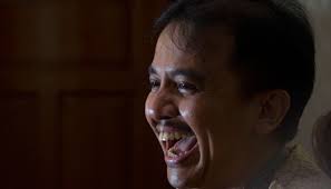 Ini mobil mantan menteri yang nyerempet. Tantangan Berat Roy Suryo Foto Tempo Co
