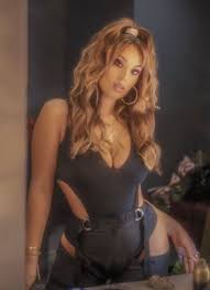 She is the only child in her family who was born in america. Who Is Alina Baraz Dating Alina Baraz Boyfriend Husband