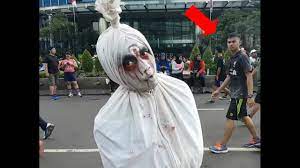 Selain itu, ada yang seramnya lebih menakutkan dari 7. Pocong Prank Seram Tapi Lucu Youtube