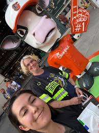 Camden Yards stadium experience and atmosphere