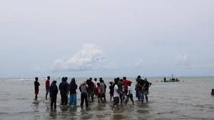 Ini dia pantai di indonesia yang punya laguna alami. 3 Bocah Sd Hilang Terseret Ombak Di Pantai Barru Sulsel