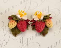 Berries can be harvested by small dripleaf can be obtained only with shears (otherwise breaks) and can be planted on clay or moss. Berry And Blossom Handmade Polymerclay Clay Earrings Earrings Jewelry