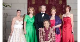 Regele mihai era asistat de o echipă de medici, asistenți medicali și infirmieri: Povestea Fiicelor Regelui Mihai