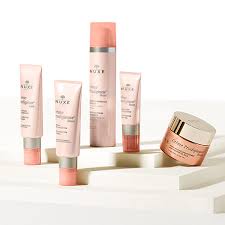 Ce soin rénovateur nuit, à la fleur. Creme Prodigieuse Boost