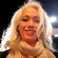 Laura Pflug's Instagram, Twitter & Facebook