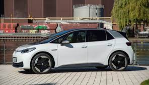 Seitdem ist auch der günstigere pro zum preis ab 44.450 euro erhältlich (stand: Polizei Osterreich Testet Vw Elektroautos Id 3 Id 4 Ecomento De