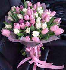 Pin Di Giovanna Aloisio Su Flowers Tulips Fiori Di Compleanno Auguri Di Buon Compleanno Composizioni Floreali Semplici
