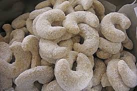 Uromas Vanillekipferl Von Binchen 70 Chefkoch Vanillekipferl Backen Vanillekipferl Rezept Platzchen Rezept