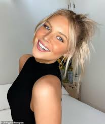 Crohn's disease: Sydney student Lili Higgins reveals her nine-year battle  with the invisible illness