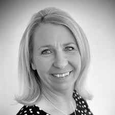 Suzanne Donnelly's Instagram, Twitter & Facebook