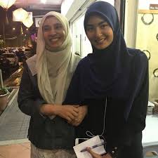 Misal seperti nurul rahmawati, nurul hadianti fauziah, nurul damayanti, nurul hidayati, nurul safitri, dll nama ini di indonesia paling banyak ada di kota bogor, jakarta, bandung, tangerang, makassar. Nurul Izzah Instagram