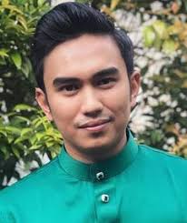 Namun, sedang mereka bercuti, jefri pergi berjumpa dengan sepertimana yang anda sedia maklum, filem misteri dilaila mempunyai dua versi yang ditayangkan setiap satunya di pawagam berlainan. Misteri Dilaila Version 2 Cast Crew On Mubi