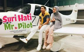 Pilot ketika itu merupakan sebuah drama yang ditayangkan di slot drama isnin hingga khamis pada jam 10 malam melalui saluran astro ria 104 dan ria hd 123. Jom Tonton Episod Penuh Drama Suri Hati Mr Pilot Di Sini Gempak