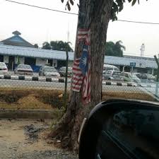 Esensi dari prinsip ini adalah adanya keesaan tuhan dan pengakuan kenabian. Pejabat Agama Islam Daerah Ipoh Government Building