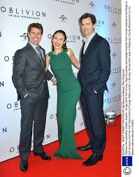 Impossible' film series read in detail about tom cruise bio, height, age, net worth, wife, spouse & movies list. Tom Cruise Real Height How Tall Page 2