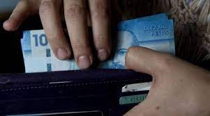 Para esto, el indicador socioeconómico de emergencia medirá la vulnerabilidad socioeconómica de los hogares de la población nacional en el corto plazo. 7mic Fcusjxyjm