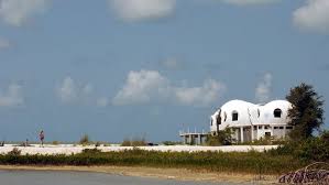 Alien architecture, home to a local cult, and secret military facility are just some of the rumors surrounding the cape romano dome homes off the coast of. These Otherworldly Domes Used To Be A Beach Home