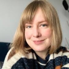 Becca Hunt's Instagram, Twitter & Facebook