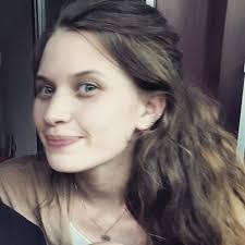 Laura Mangold's Instagram, Twitter & Facebook