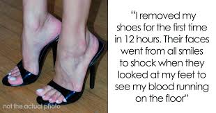 Jun 26, 2020 · use wedge shapes for the feet and toes. Woman Lets Her Blood Run In Front Of Managers To Prove New Dress Code With High Heels Is No Good Bored Panda