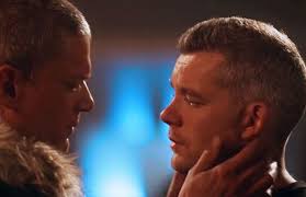 Уэ́нтуорт эрл ми́ллер iii — американский актёр и сценарист. Watch Wentworth Miller And Russell Tovey Share Superhero Kiss On The Flash