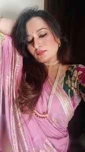 Rujuta Joshi (@rujutajoshiofficial) • Instagram photos and videos