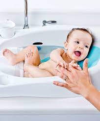 Baby bath accessories span a wide array of products, so it can be overwhelming separating the baby essentials from the bath toys. 4moms Infant Tub Review