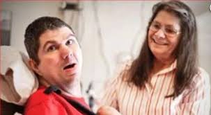 Morto Terry Wayne Wallis, l'uomo che si risvegliò dopo 19 anni di coma (e  non smise più di parlare)