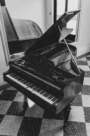 Black and white can reduce a scene to something. 350 Piano Pictures Download Free Images Stock Photos On Unsplash