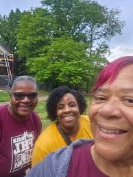 So far, we have 10 WW for the garden walk 💐Wed, 5ish, at Lynn  Merritt-Kerby's, 3615 Circle Lane. We also have the opportunity to tour 2  other gardens. Please RSVP, Iced tea