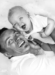 He made his debut on the norwegian national team in 2000. Velkommen Til Mona Nordoys Visuelle Verden