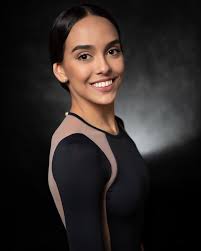 Amanda Gomes's Instagram, Twitter & Facebook