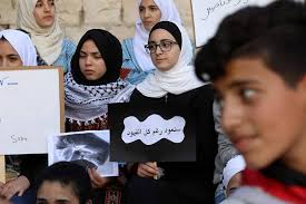 فعالية منددة بوعد بلفور في احدى مدارس مدينة نابلس