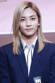 Seventeen jeonghan long hair collection. Goseventeen ê³  ì„¸ë¸í‹´ On Twitter Long Hair Styles Jeonghan Seventeen Kpop